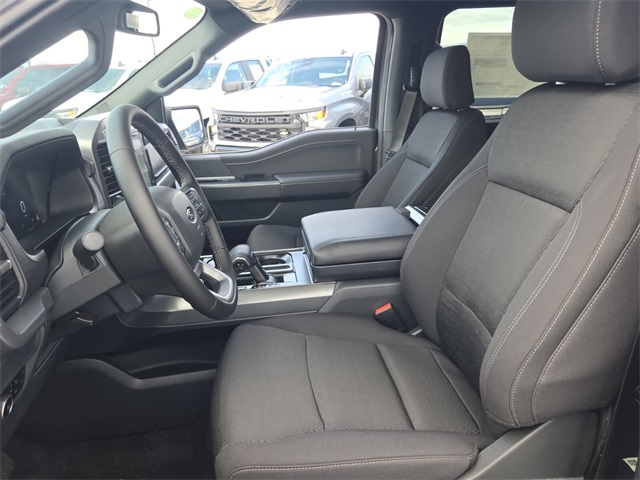 2025 Ford F-150 XLT photo 7