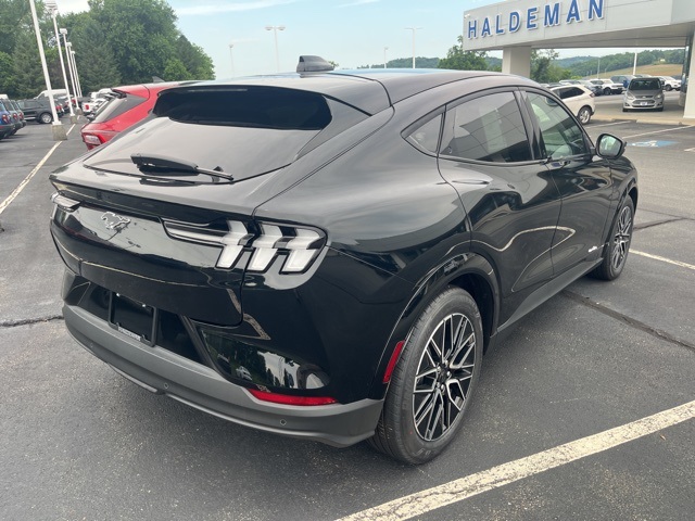 2025 Ford Mustang Mach-E Premium photo 5