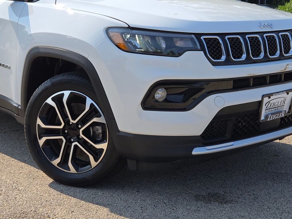 2023 Jeep Compass Limited photo 3