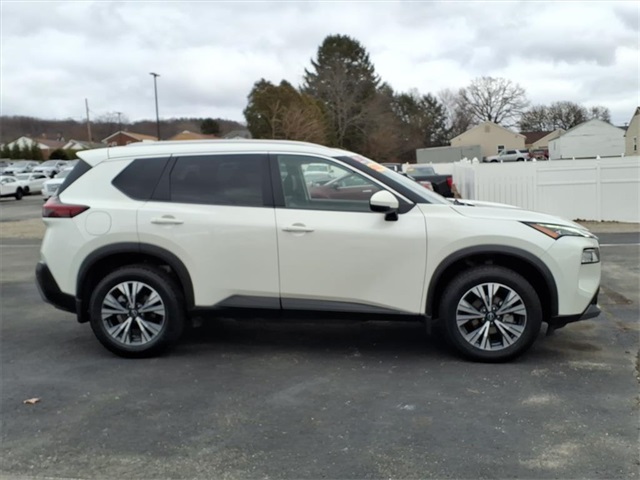 2023 Nissan Rogue SV photo 2