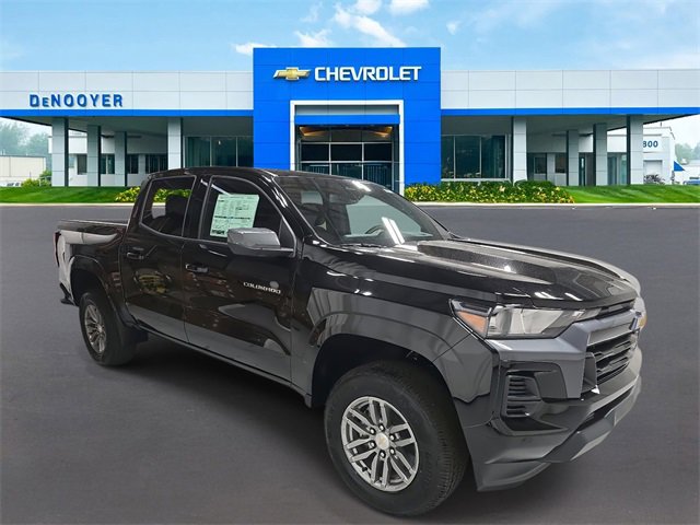 2025 Chevrolet Colorado Work Truck LT photo 3