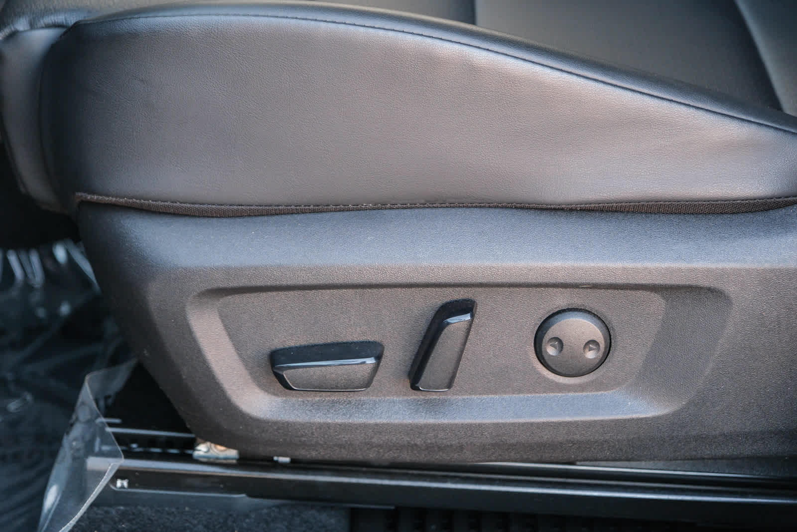 2023 Nissan Rogue SV photo 23