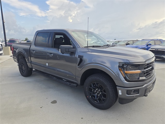 2025 Ford F-150 XLT photo 2