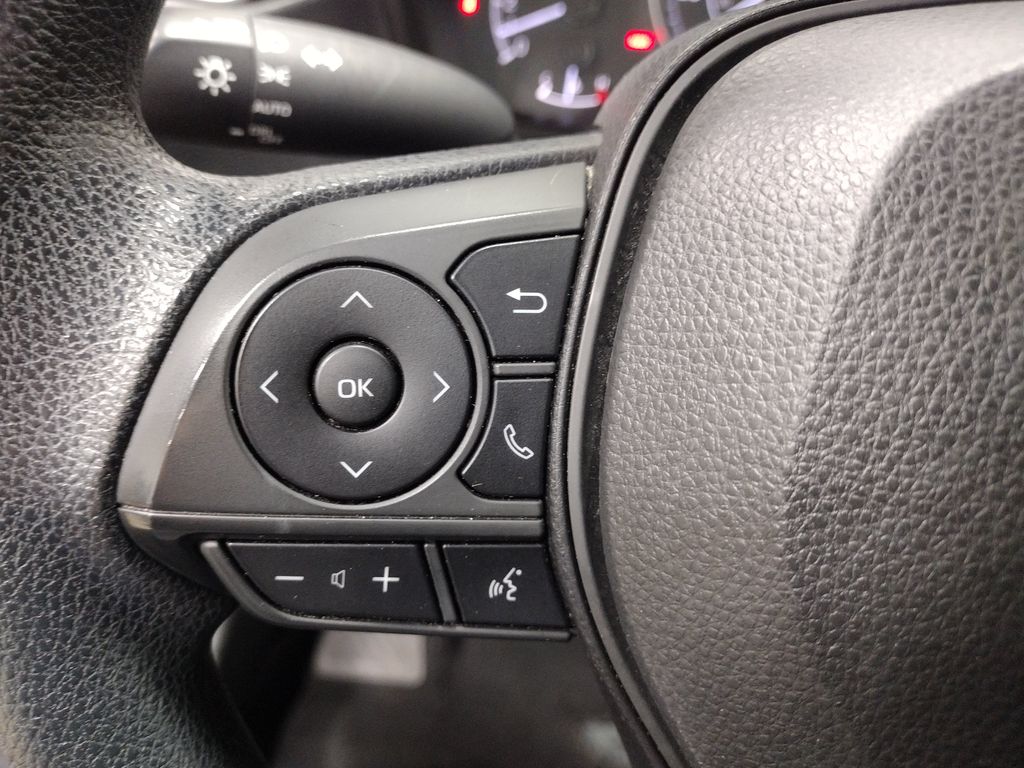 2021 Toyota Corolla LE photo 22