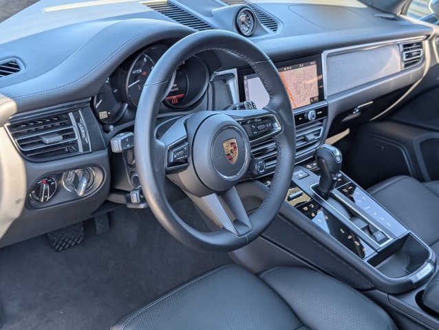 2024 Porsche Macan GTS photo 3