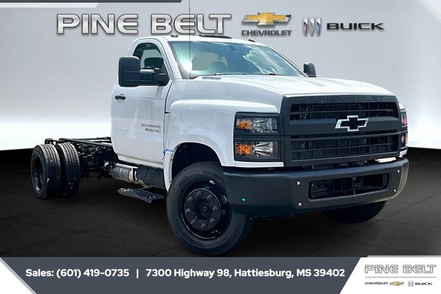 2024 Chevrolet Silverado 4500 Medium Duty Chassis Cab Work Truck's photo