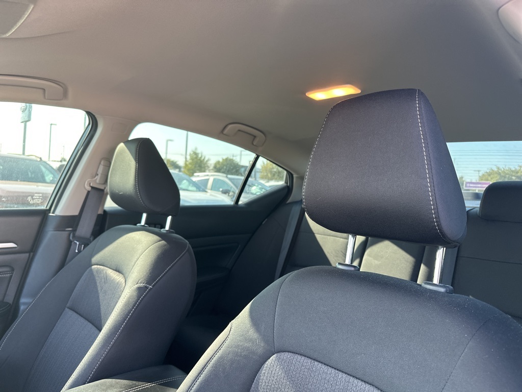 2021 Nissan Altima 2.5 SV photo 2