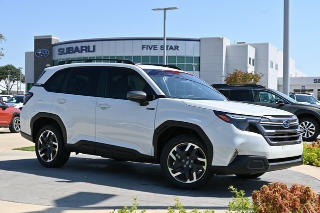 2025 Subaru Forester Premium's photo