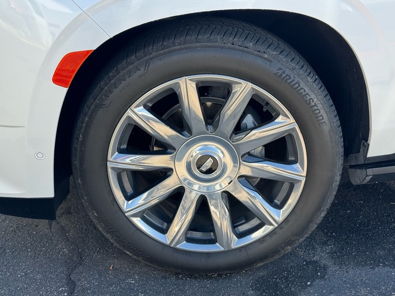 2024 Cadillac Escalade Premium Luxury Platinum photo 2