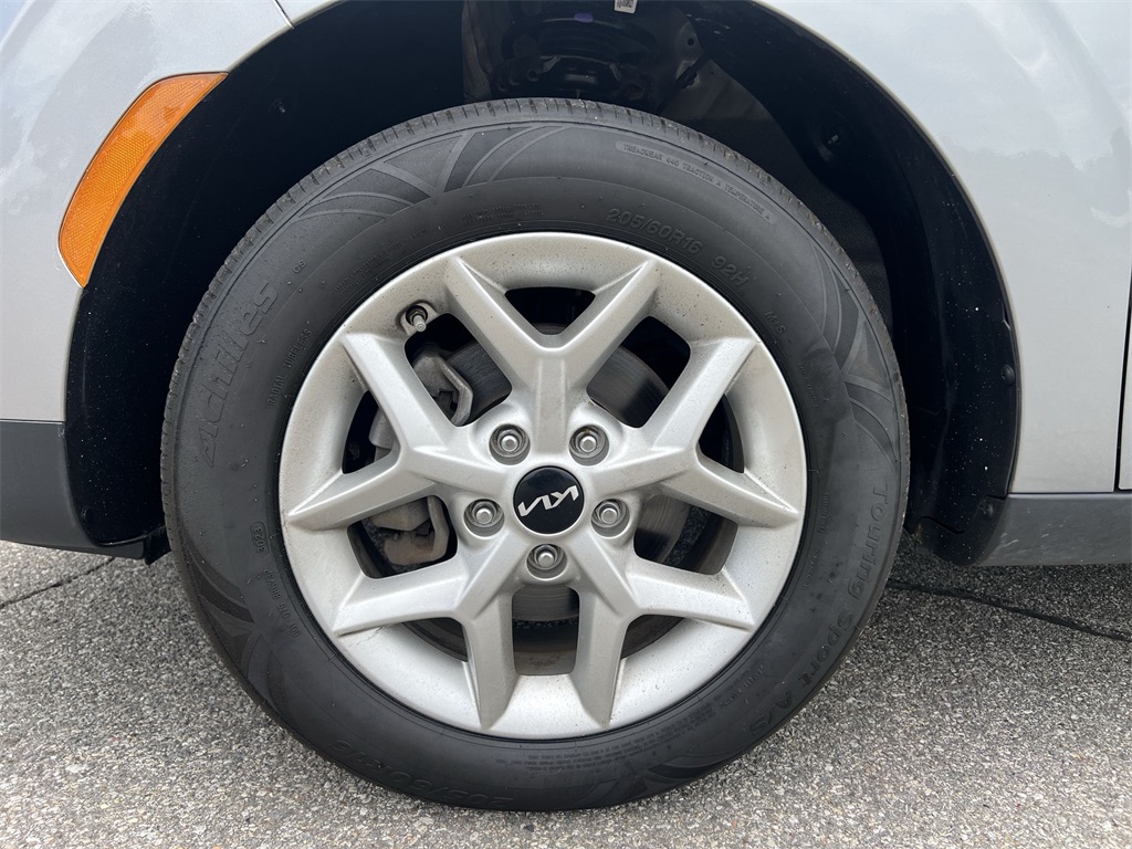 2023 Kia Soul LX photo 15