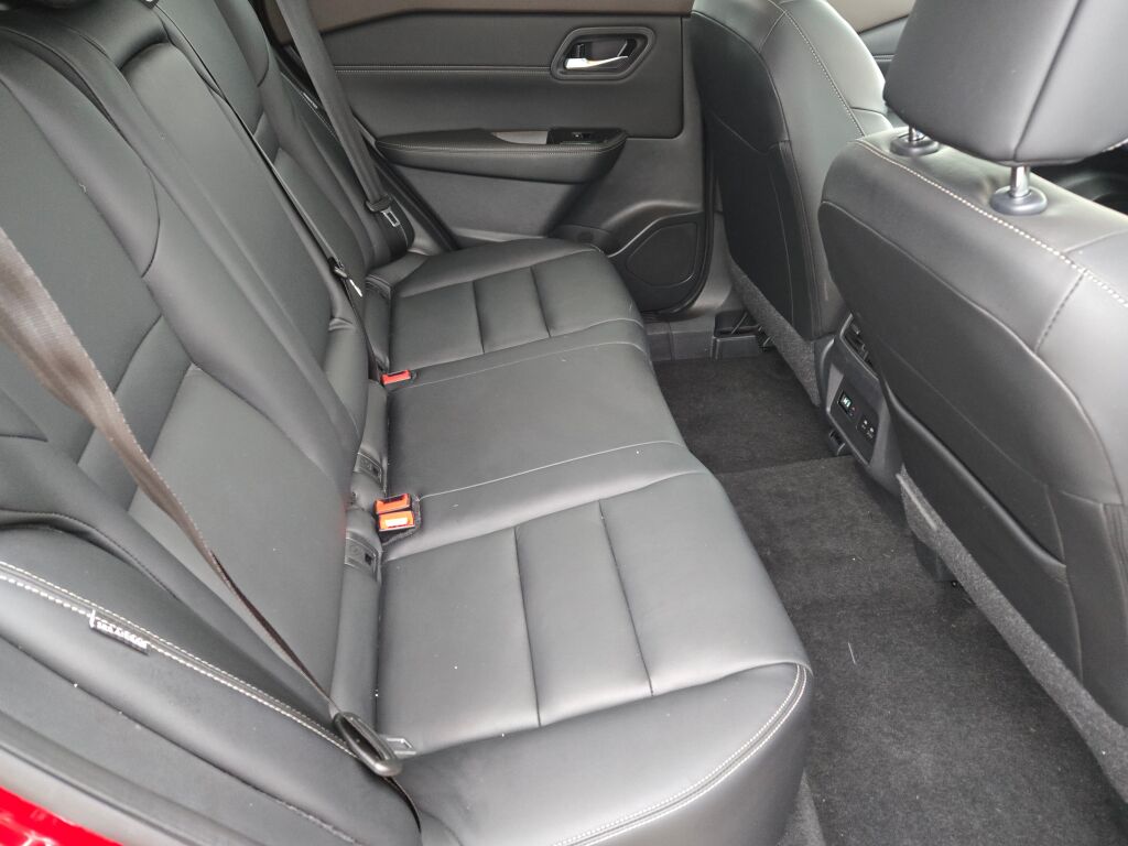 2023 Nissan Rogue SL photo 3