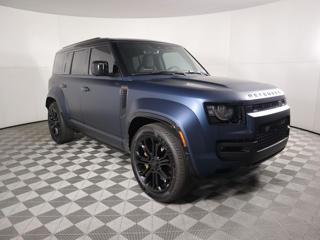 2026 Land Rover Defender 110 V8 photo 3