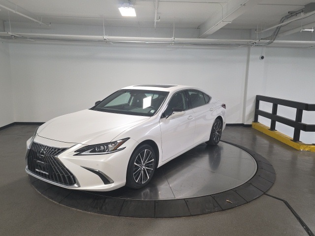 2022 Lexus ES 350 photo 3