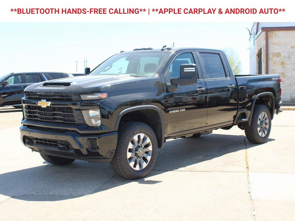 2025 Chevrolet Silverado 2500HD Custom photo 3