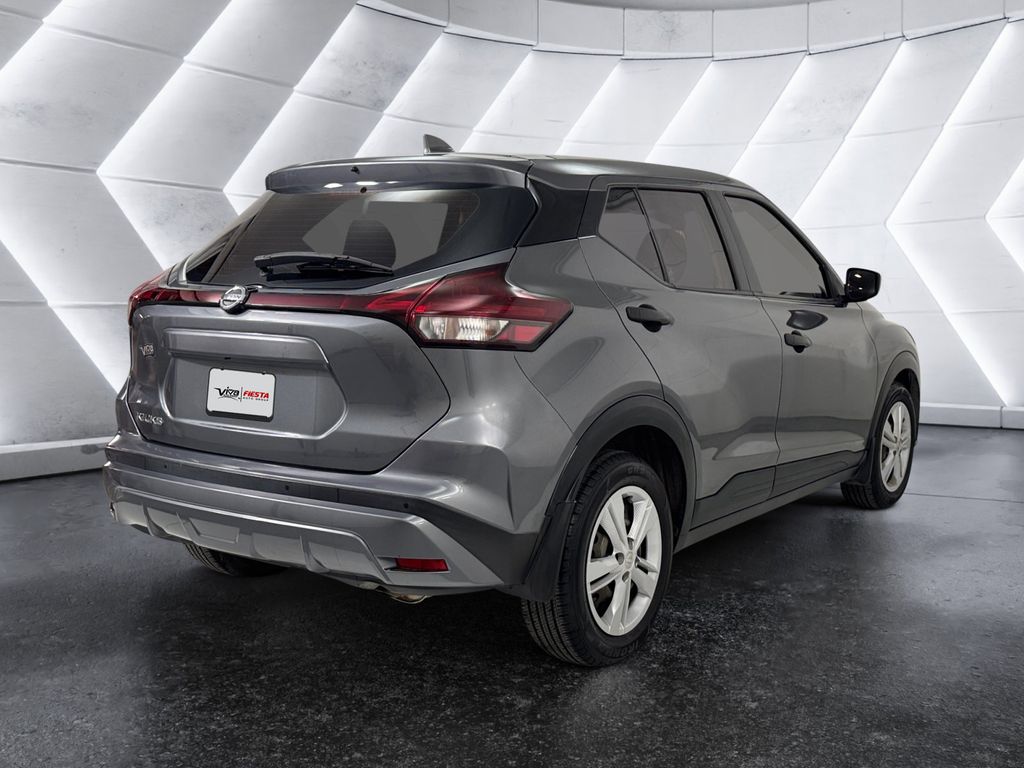2021 Nissan Kicks S photo 4