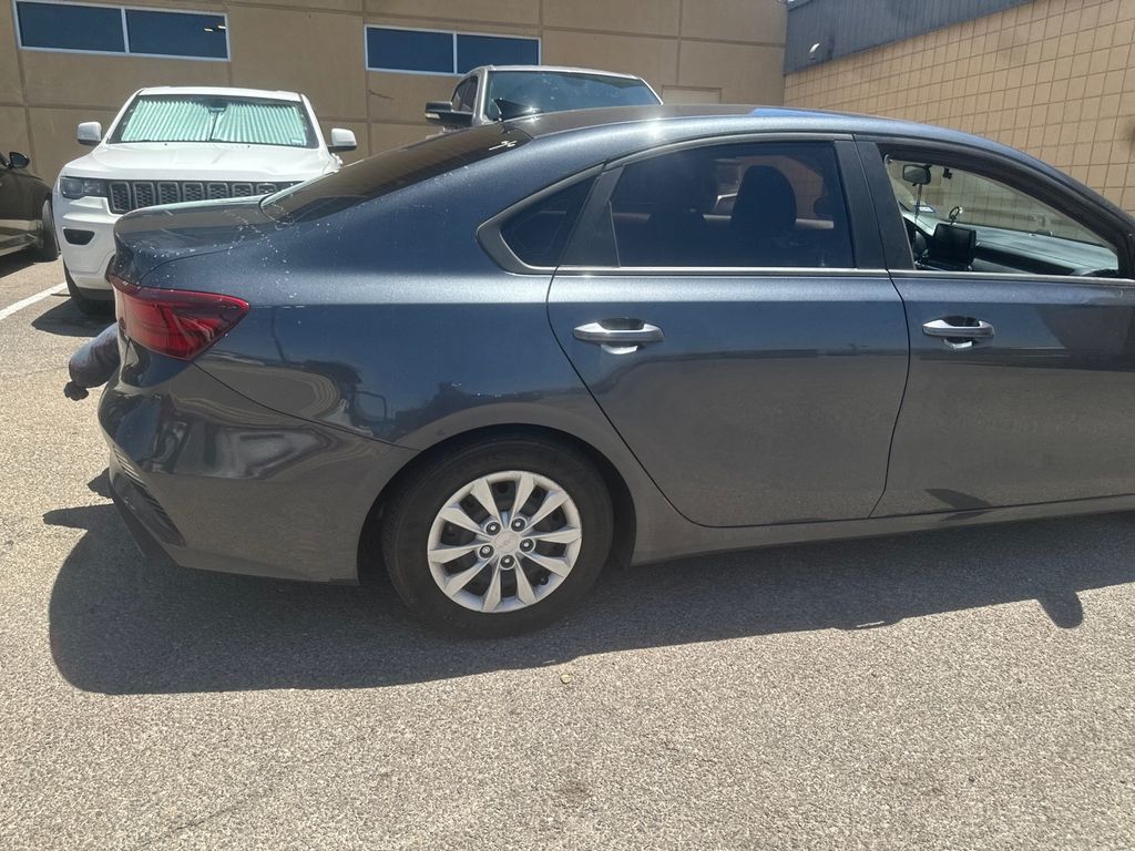 2023 Kia Forte LX photo 6