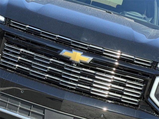 2026 Chevrolet Suburban High Country photo 3