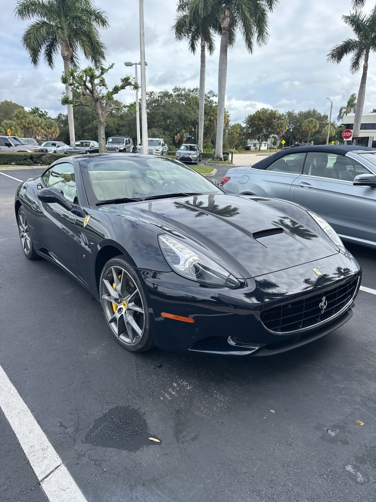 2011 Ferrari California Base