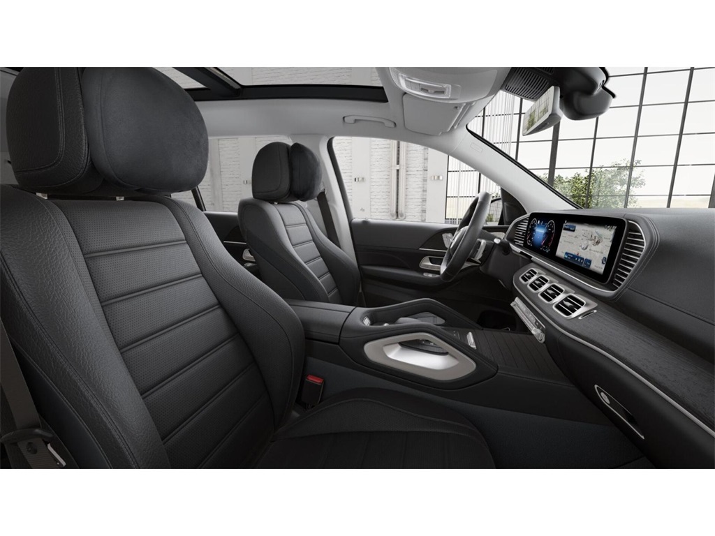 2026 Mercedes Benz GLS 450 4MATIC photo 4