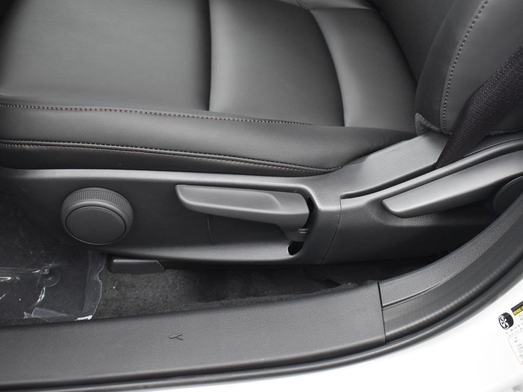 2025 Mazda Mazda3 2.5 Select Sport photo 9