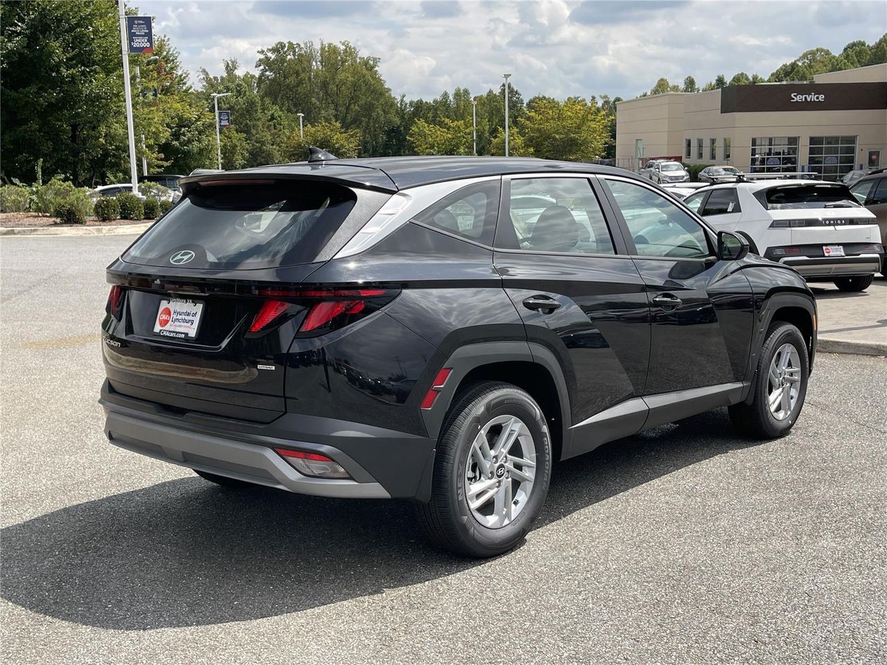 2025 Hyundai Tucson SE photo 2