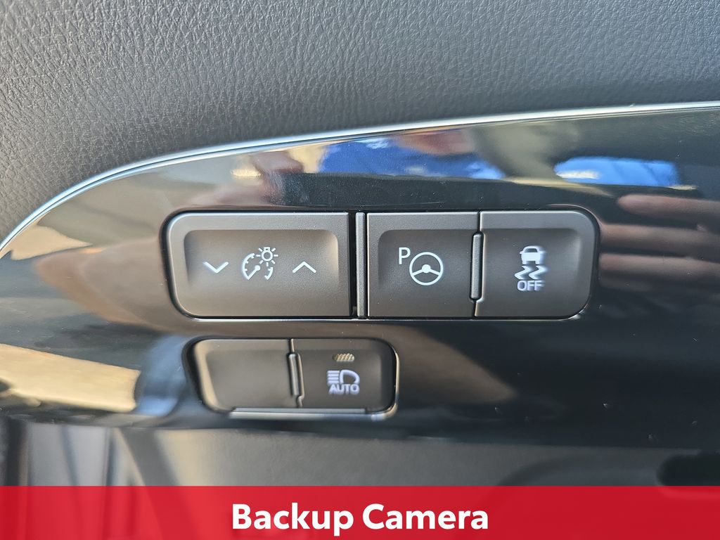 2022 Toyota Prius XLE AWD-e photo 24