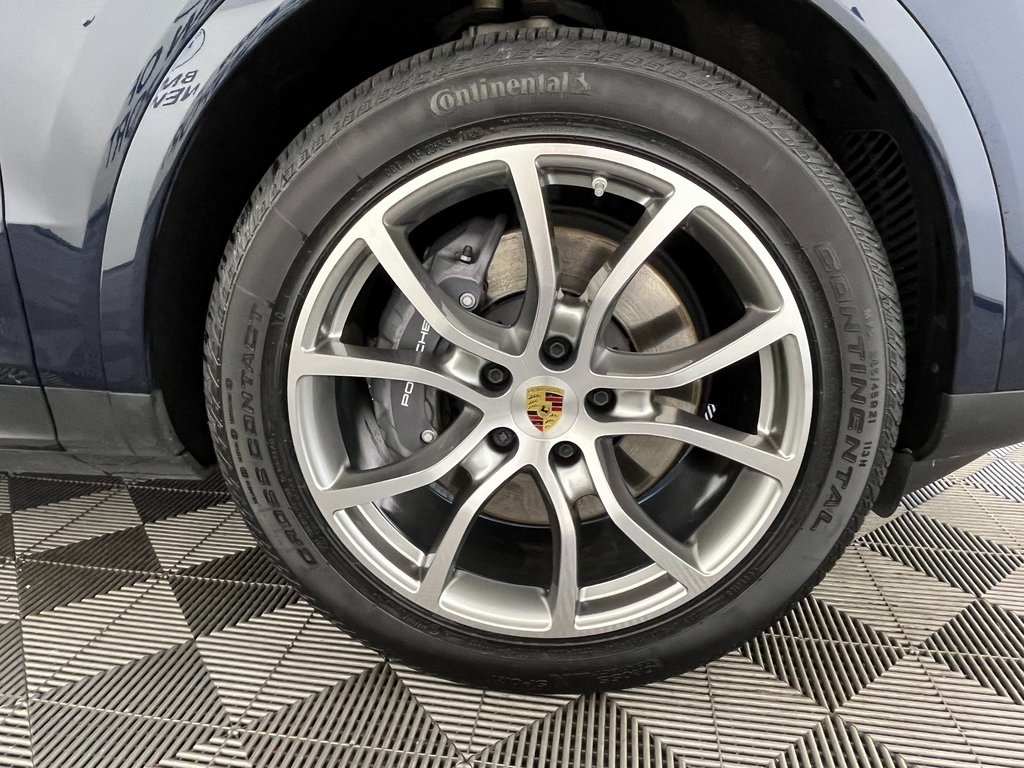 2024 Porsche Cayenne Base photo 11