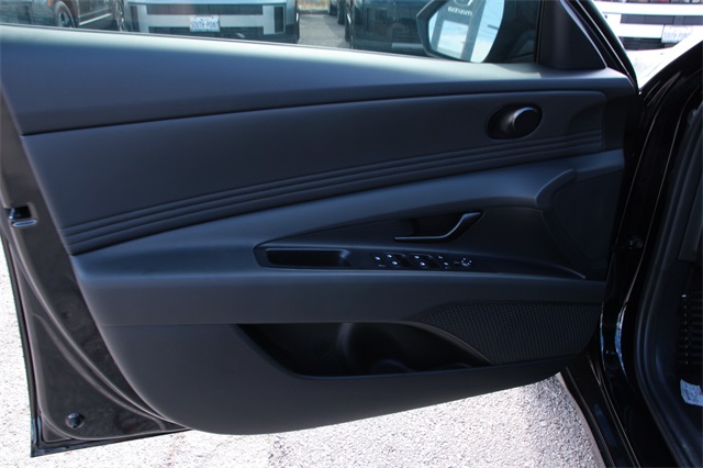 2025 Hyundai Elantra SEL Sport photo 10
