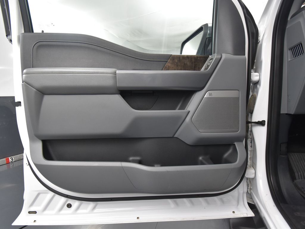 2021 Ford F-150 Lariat photo 14