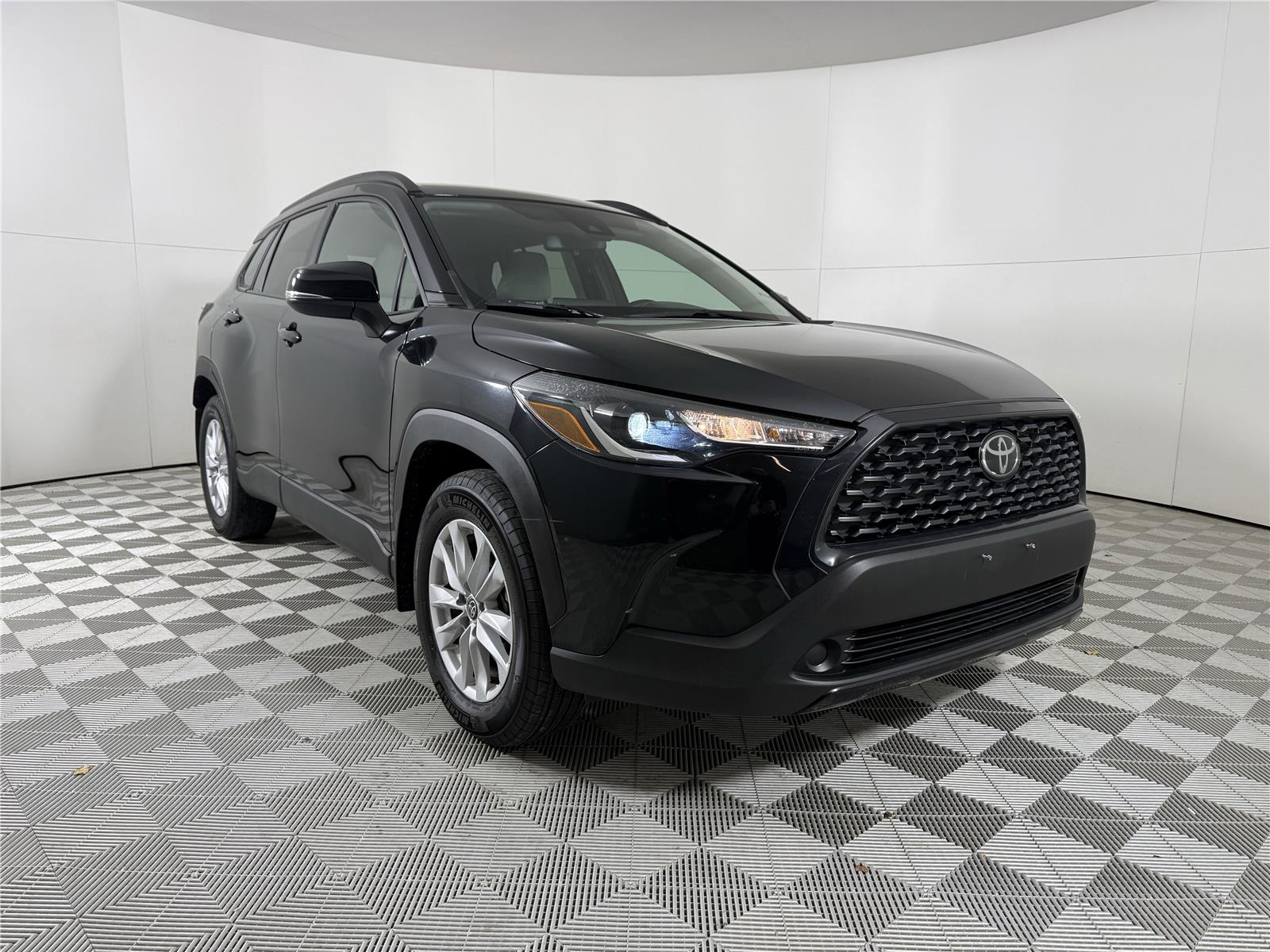 2022 Toyota Corolla Cross LE's photo