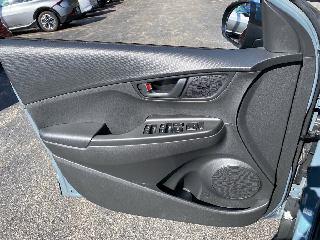 2022 Hyundai Kona SEL photo 21
