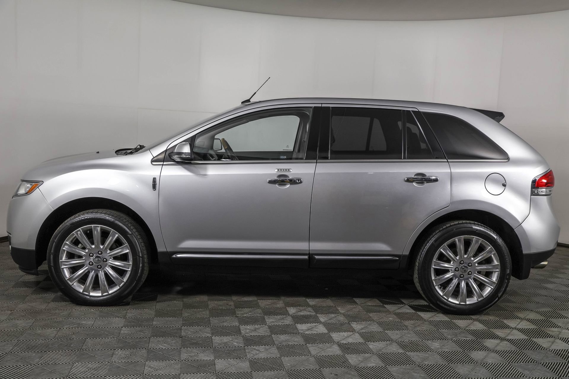2013 Lincoln MKX photo 11