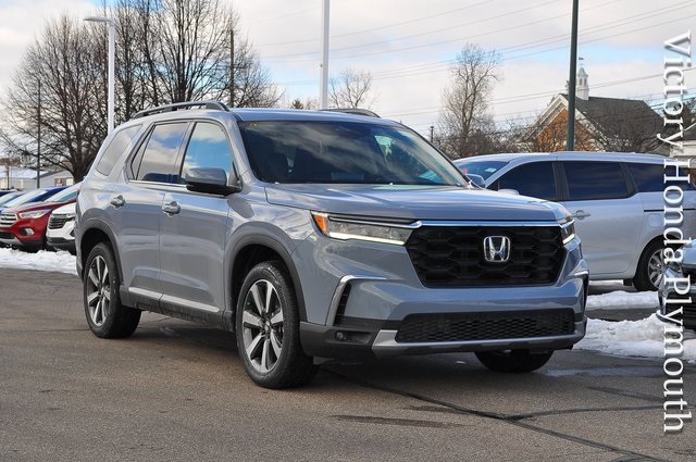 2025 Honda Pilot Touring's photo