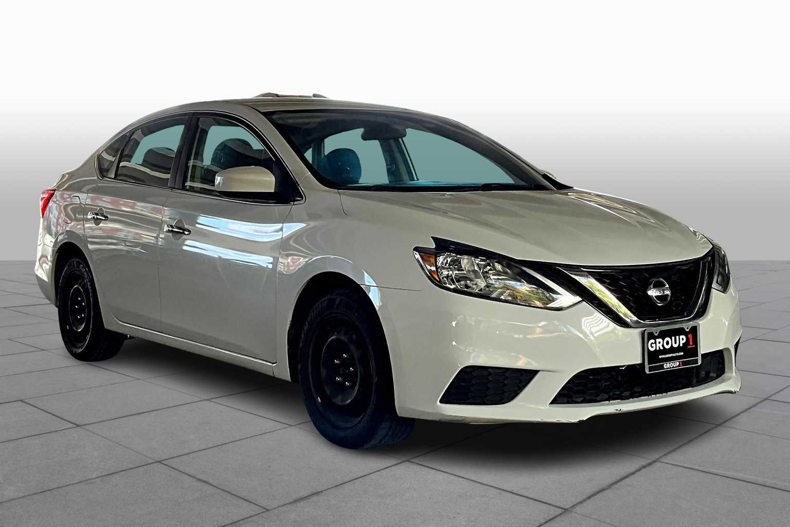 2018 Nissan Sentra S photo 2