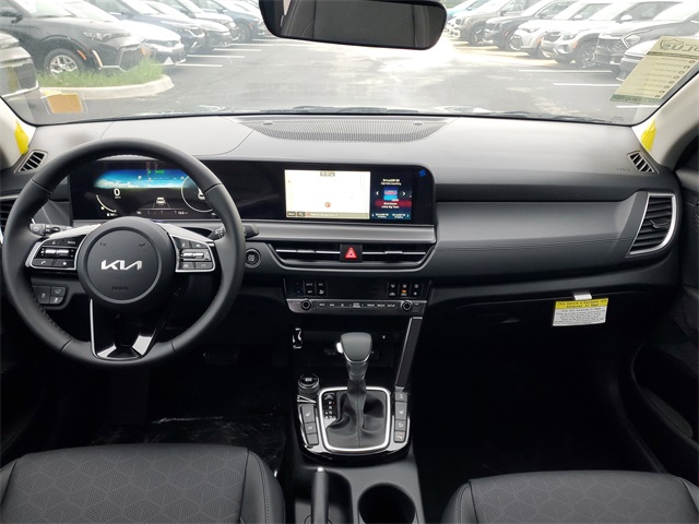 2025 Kia Seltos EX photo 21