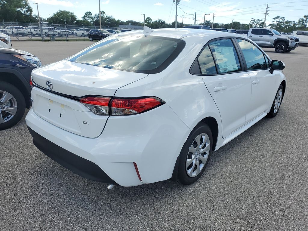 2025 Toyota Corolla LE photo 5