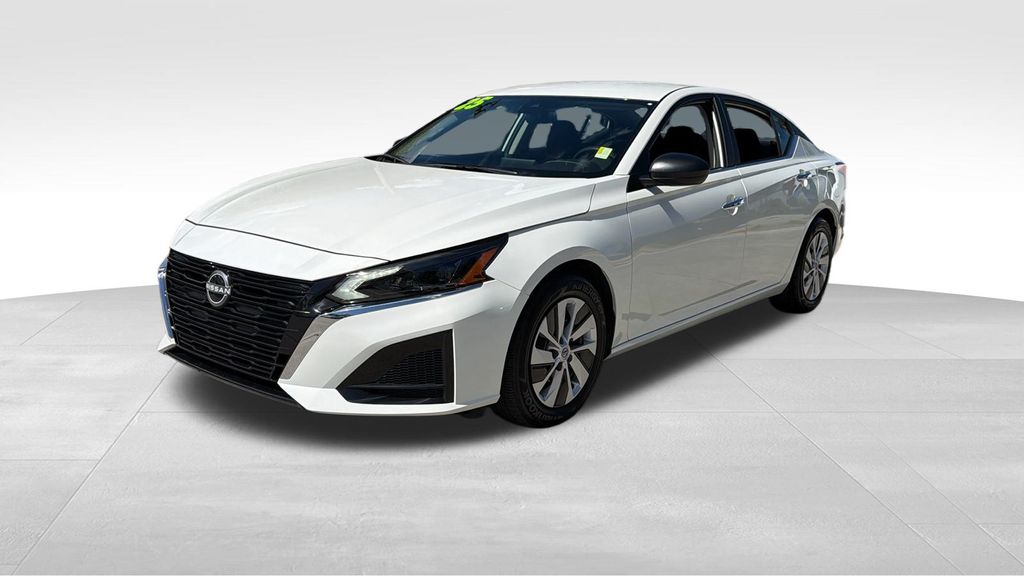 2025 Nissan Altima 2.5 S photo 3