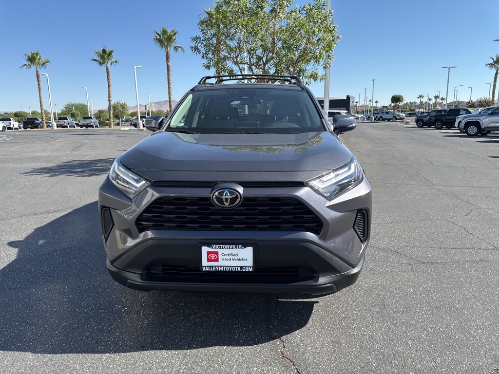 2022 Toyota RAV4 XLE photo 2