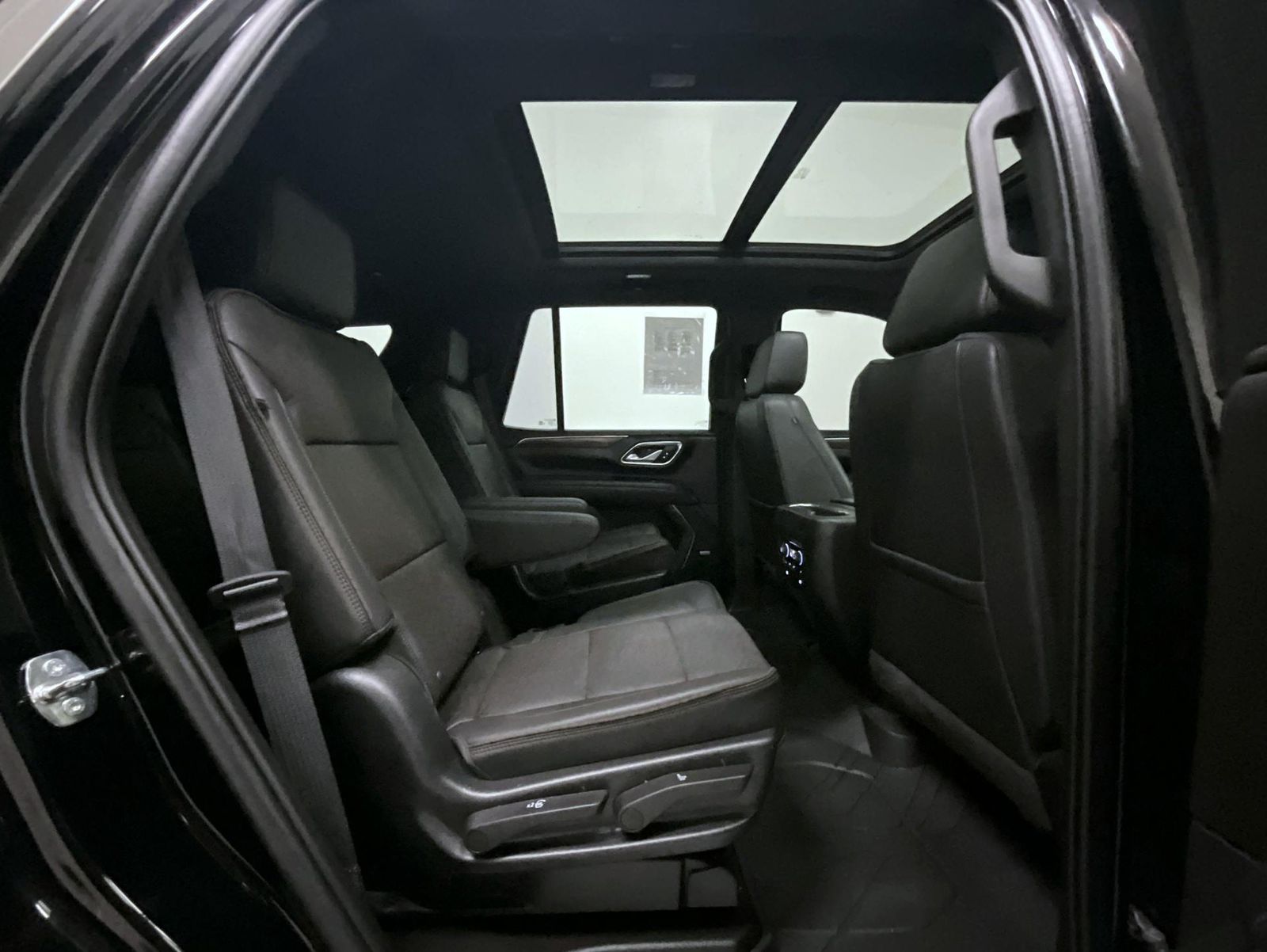 2022 Chevrolet Tahoe High Country photo 17
