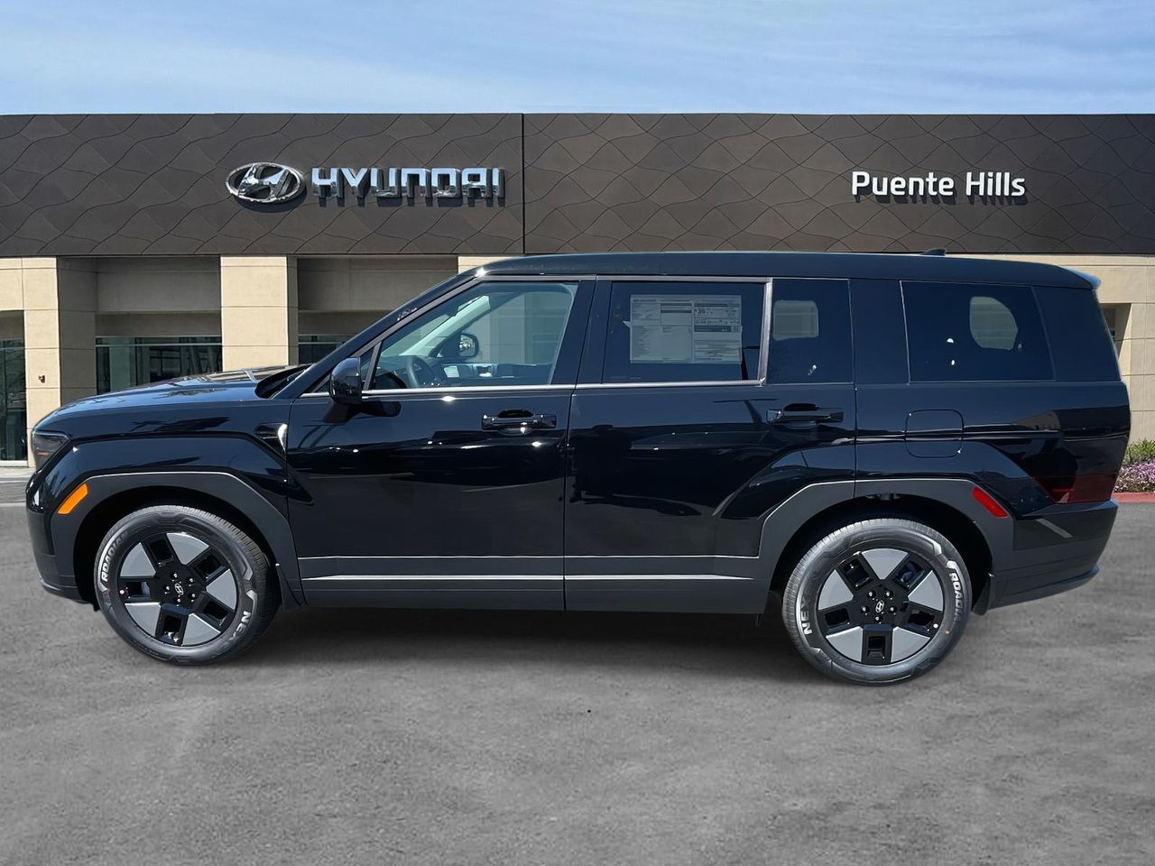 2026 Hyundai Santa Fe SE photo 3