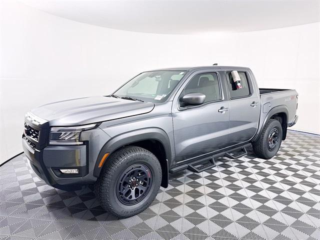 2025 Nissan Frontier PRO-4X photo 3