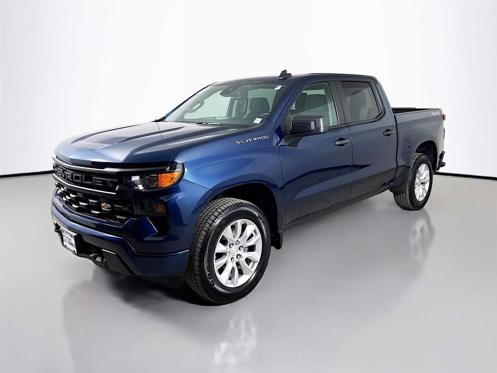 2022 Chevrolet Silverado 1500 Custom photo 2