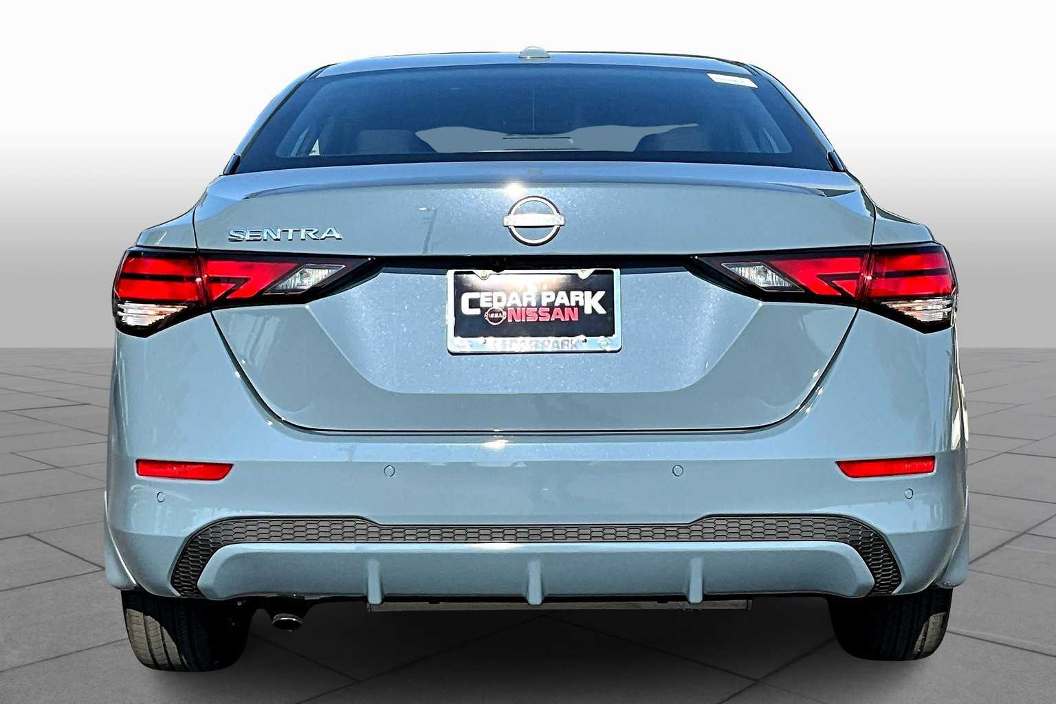 2025 Nissan Sentra SV photo 4