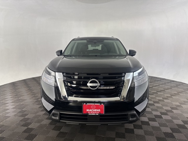 2025 Nissan Pathfinder SV photo 2