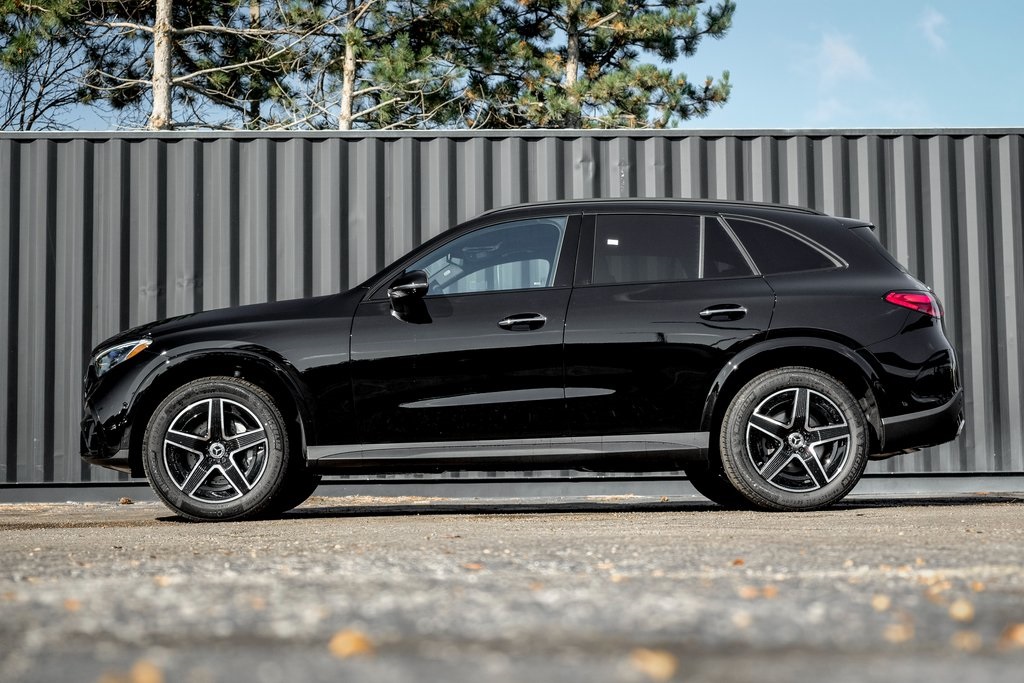 2026 Mercedes Benz GLC 300 4MATIC photo 2
