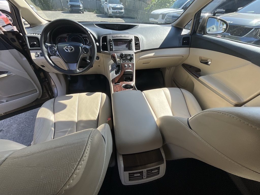 2013 Toyota Venza LE photo 25
