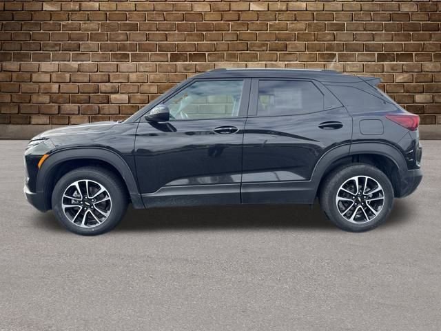 2025 Chevrolet Trailblazer LT photo 2