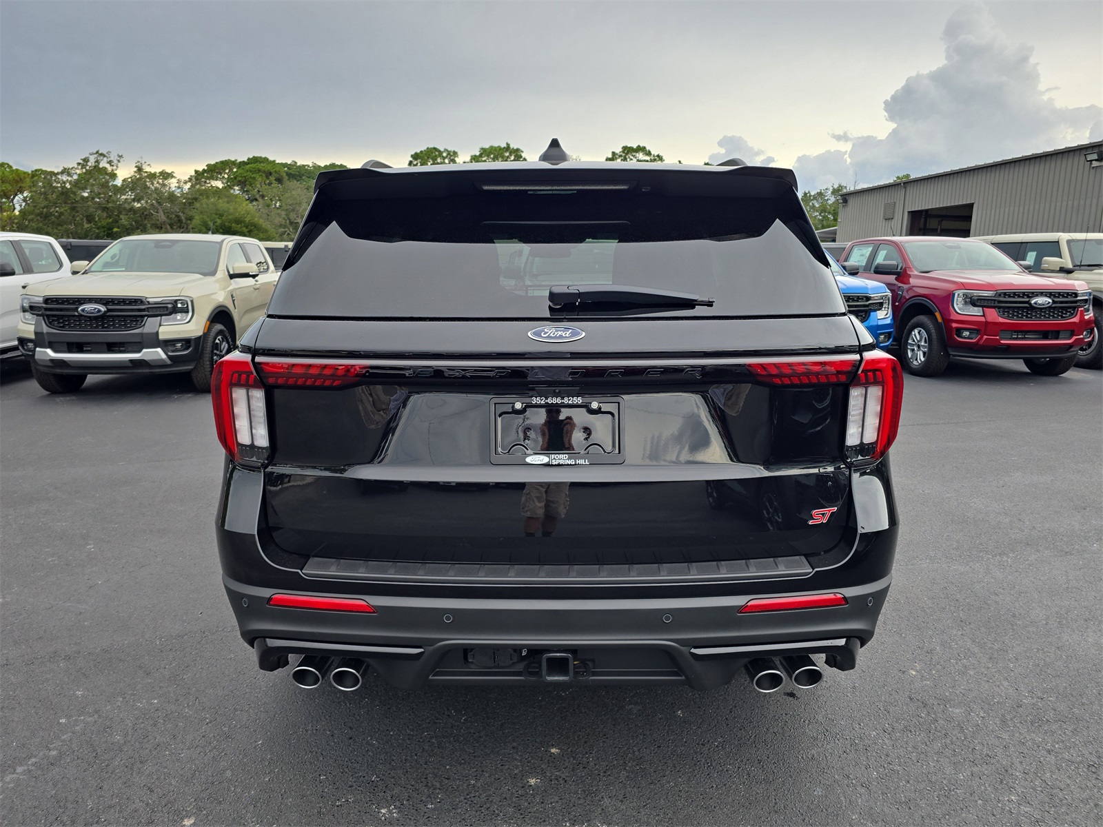 2025 Ford Explorer ST photo 3