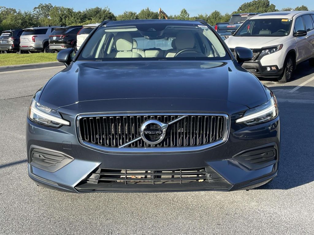 2020 Volvo V60 T5 Momentum photo 20