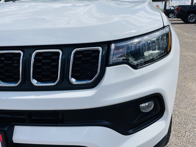 2024 Jeep Compass Latitude Lux photo 6